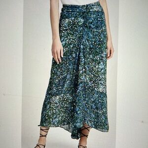 NWOT. Veronica Beard Women’s Skirt. SZ 0. Color green and blue floral print.